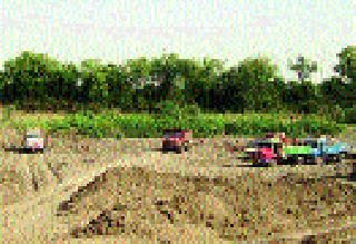 Crime against sand miners | वाळूतस्करांविरूद्ध गुन्हे