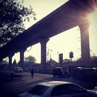 Kherwadi flyover, Panjarpol-Ghatkopar connector opened from tomorrow | खेरवाडी उड्डाणपूल, पांजरपोळ-घाटकोपर जोडरस्ता उद्यापासून खुला