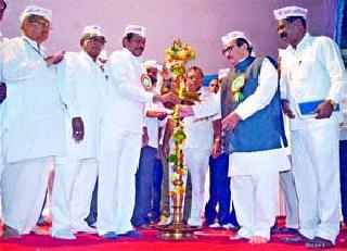 Do not shock tribal reservation | आदिवासींच्या आरक्षणाला धक्का लावू नका Do not shock tribal reservation | आदिवासींच्या आरक्षणाला धक्का लावू नका