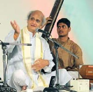 Surail concert with a mix of family | घराण्यांच्या संमिश्रतेने रंगलेली सुरेल मैफिल