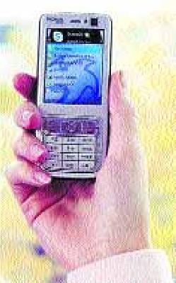 Penalties to teachers when the mobile is running while the phone is running | तासिका चालू असताना मोबाईल वाजल्यास शिक्षकांना दंड