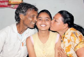 Inspired by the hard work of Baba | बाबांच्या कष्टाने दिली अभ्यासाची प्रेरणा