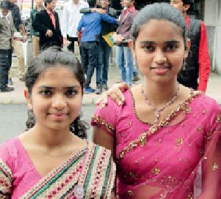 Chat with girlfriends .. dhammal fun | मैत्रिणीशी गप्पा.. धम्माल मस्ती