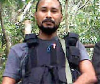 Facebook foiled the Maoist commander of the police | फेसबुकमुळे माओवादी कमांडर पोलिसांच्या जाळ्यात Facebook foiled the Maoist commander of the police | फेसबुकमुळे माओवादी कमांडर पोलिसांच्या जाळ्यात