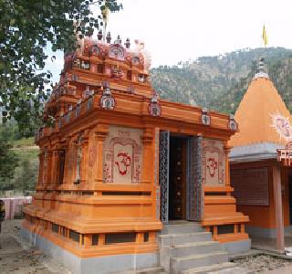 Bhoodan for the temple made by Muslim family! | मुस्लीम कुटुंबाने केले मंदिरासाठी भूदान!