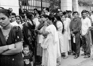 Admission Full; It's over. | अॅडमिशन फुल्ल; निघा आता.. Admission Full; It's over. | अॅडमिशन फुल्ल; निघा आता..