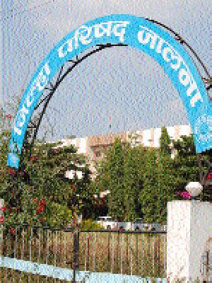 Remove the cases till Monday | सोमवारपर्यंत प्रकरणे निकाली काढा