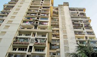 Hammer to Campa Cola today! | कॅम्पा कोलावर आज पडणार हातोडा! Hammer to Campa Cola today! | कॅम्पा कोलावर आज पडणार हातोडा!