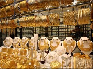 At the peak level of gold month | सोने महिन्याच्या उच्चंकी पातळीवर