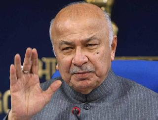 Chief Minister Sushilkumar Shinde's denial? | मुख्यमंत्रीपदास सुशीलकुमार शिंदेंचा नकार ?