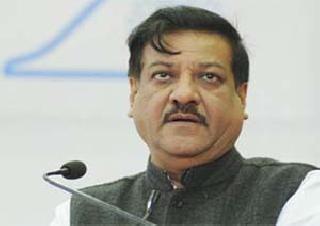 Urgently to the Chief Minister | मुख्यमंत्र्यांना तूर्त अभय