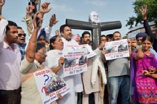 Rail fare across the country | रेल्वे भाडेवाढीवर देशभरात संताप