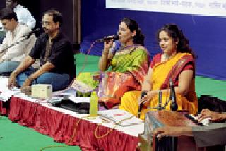 The sun shade of 'a beard' | ‘एक सुरों का काँरवा’ रंगलेली सुरेल सायंकाळ