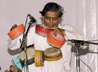 Sapkanchanjeri has a different Vidarbha slogan | सप्तखंजेरीने दुमदुमला वेगळ्या विदर्भाचा नारा