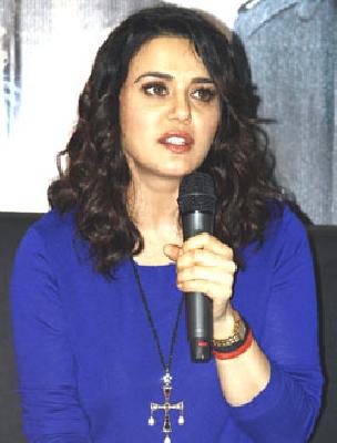 Preeti enters Mumbai; Today will record the statement | प्रीती मुंबईत दाखल; आज जबाब नोंदवणार