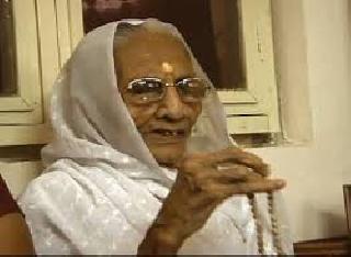 Facebook's 'IB' alert about Modi's mother | मोदींच्या आईविषयी फेसबुक पोस्टने ‘आयबी’ सतर्क