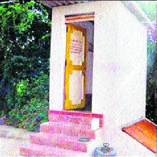 4 thousand toilets to be completed in Pandharpur before Ashadhi | आषाढीपूर्वी पंढरपुरात साकारणार ४ हजार शौचालये 4 thousand toilets to be completed in Pandharpur before Ashadhi | आषाढीपूर्वी पंढरपुरात साकारणार ४ हजार शौचालये