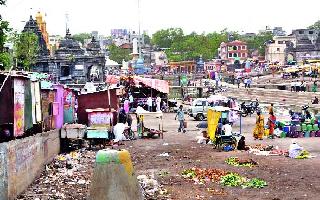 Order order | आदेशाला वाटाण्याच्या अक्षता