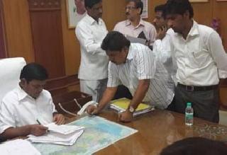 Pankaja Mundena give Z-level security - Belly | पंकजा मुंडेंना झेड दर्जाची सुरक्षा द्या - पोटभरे