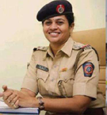 Gujarat police force now 33% women | गुजरात पोलीस दलात आता 33 टक्के महिला