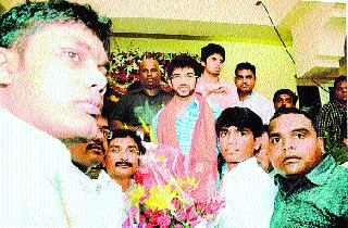 Aditya Thakare to work for assembly | विधानसभेसाठी कामाला लागा - आदित्य ठाकरे