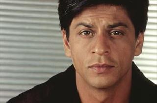 Shahrukh's driver arrested for rape on the valuation | मोलकरणीवर बलात्कार केल्याप्रकरणी शाहरूखच्या ड्रायव्हरला अटक