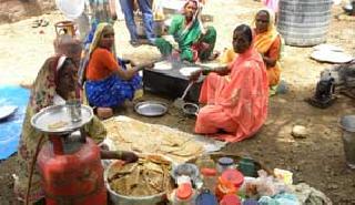 .. Take a roi roasted bread .. .. Dahi Bhatki Shidori .. | ।। घ्या रे भोकरे भाकरी ।। ।। दही भाताची शिदोरी ।। .. Take a roi roasted bread .. .. Dahi Bhatki Shidori .. | ।। घ्या रे भोकरे भाकरी ।। ।। दही भाताची शिदोरी ।।