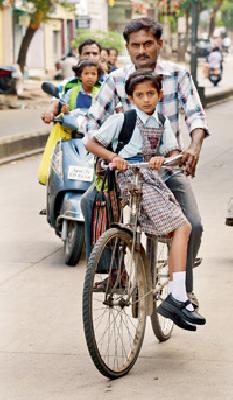Children, children, flowers and flowers | मुलेच मुले, हाती फुलेच फुले