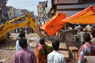 Acid attack threat; LOTS OF THE POLICE | अँसिड हल्ल्याची धमकी; पोलिसांचे लोटांगण Acid attack threat; LOTS OF THE POLICE | अँसिड हल्ल्याची धमकी; पोलिसांचे लोटांगण