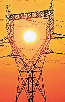 The distribution of power distribution in Wardhaa collapsed | वर्धेत वीज वितरणचा डोलारा ढासळला