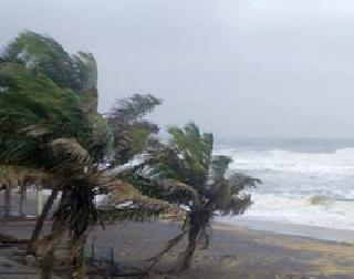 'Naanok' blocked the monsoon! | ‘नानौक’ने अडवली मान्सूनची वाट! 'Naanok' blocked the monsoon! | ‘नानौक’ने अडवली मान्सूनची वाट!