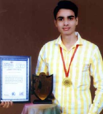 World record of clapping with one hand | एका हाताने टाळी वाजविण्याचा विश्‍वविक्रम