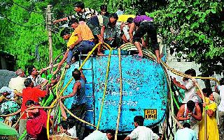 Spot: Sankrantas due to the trichankeshwar scarcity | स्पॉट : त्र्यंबकेश्वर टंचाईमुळे माहेरघरीच सासुरवास