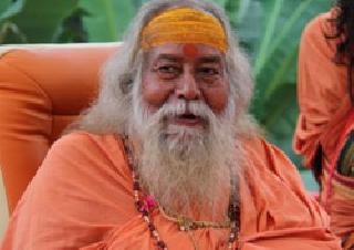 'Ram' angry over Uma Bharati due to Sai Bhakti - Swaroopanand | साईभक्तीमुळे उमा भारतींवर 'राम' नाराज - स्वरुपानंद