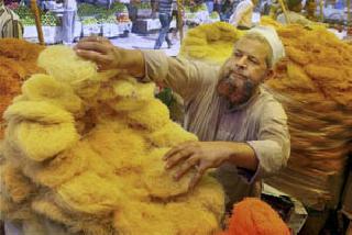 Ramadan started in Asian countries | आशियाई देशांत रमजानला प्रारंभ Ramadan started in Asian countries | आशियाई देशांत रमजानला प्रारंभ