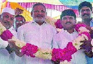 Tigers bowl; Cocktail flapping | वाघांची गोलंदाजी; कोकाटेंची फटकेबाजी