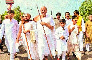 Guruji has brought us new lights | गुरुजी हमारो आये है नई रोशनी लाये है