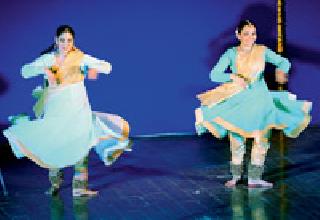 Recitation of classical dance songs | बरसल्या शास्त्रीय नृत्य गायनाच्या स्वरधारा Recitation of classical dance songs | बरसल्या शास्त्रीय नृत्य गायनाच्या स्वरधारा