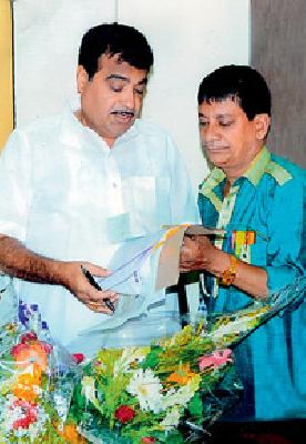 Establish ten independent motor accident claim courts | दहा स्वतंत्र मोटर अपघात दावा न्यायालये स्थापन करा