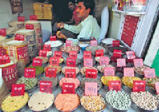 Avoid inflation and give discounts | महागाई रोखा कर सवलती द्या