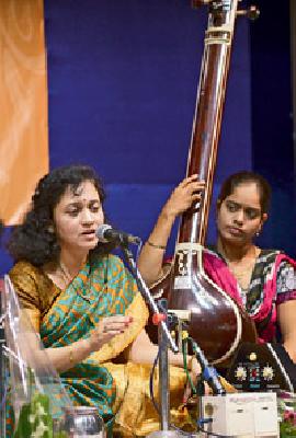 Rhyme concert | रागसंगीतांच्या संमिश्रतेने रंगलेले गायन