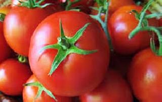 Leafy vegetables, tomatoes | पालेभाज्या, टोमॅटो कडाडले Leafy vegetables, tomatoes | पालेभाज्या, टोमॅटो कडाडले