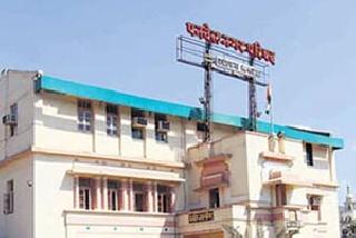 The corporation's resolve to free the roads and drainage waste | रस्ते आणि गटारे कचरामुक्त करण्याचा पालिकेचा संकल्प