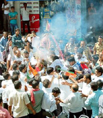 Congress aggressive from inflation | महागाईवरून काँग्रेस आक्रमक