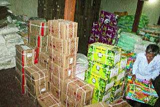 No rain, Seed market jam due to non-sale | पाऊस नाही, विक्रीअभावी बी-बियाणे मार्केट ठप्प