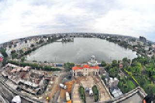 Encroachment of encroachment in Gandhasagar lake | गांधीसागर तलावाला अतिक्रमणाचा विळखा