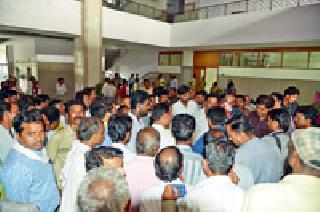 Mind confusion of the voters | ऐवजदारांचा मनपात गोंधळ