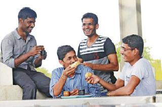 Desperate dream is hungry stomach | उराशी स्वप्नं उपाशी पोट Desperate dream is hungry stomach | उराशी स्वप्नं उपाशी पोट