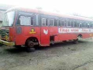 Loss of 10 lakh in a single month | एकाच महिन्यात १० लाखांचे नुकसान