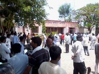 Toxin in urine? | चिमुकल्यांच्या खाऊमध्ये विष ?